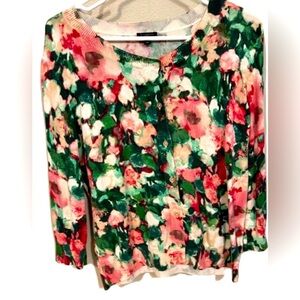 Pre-Loved Very nice Talbots Floral Sweater.